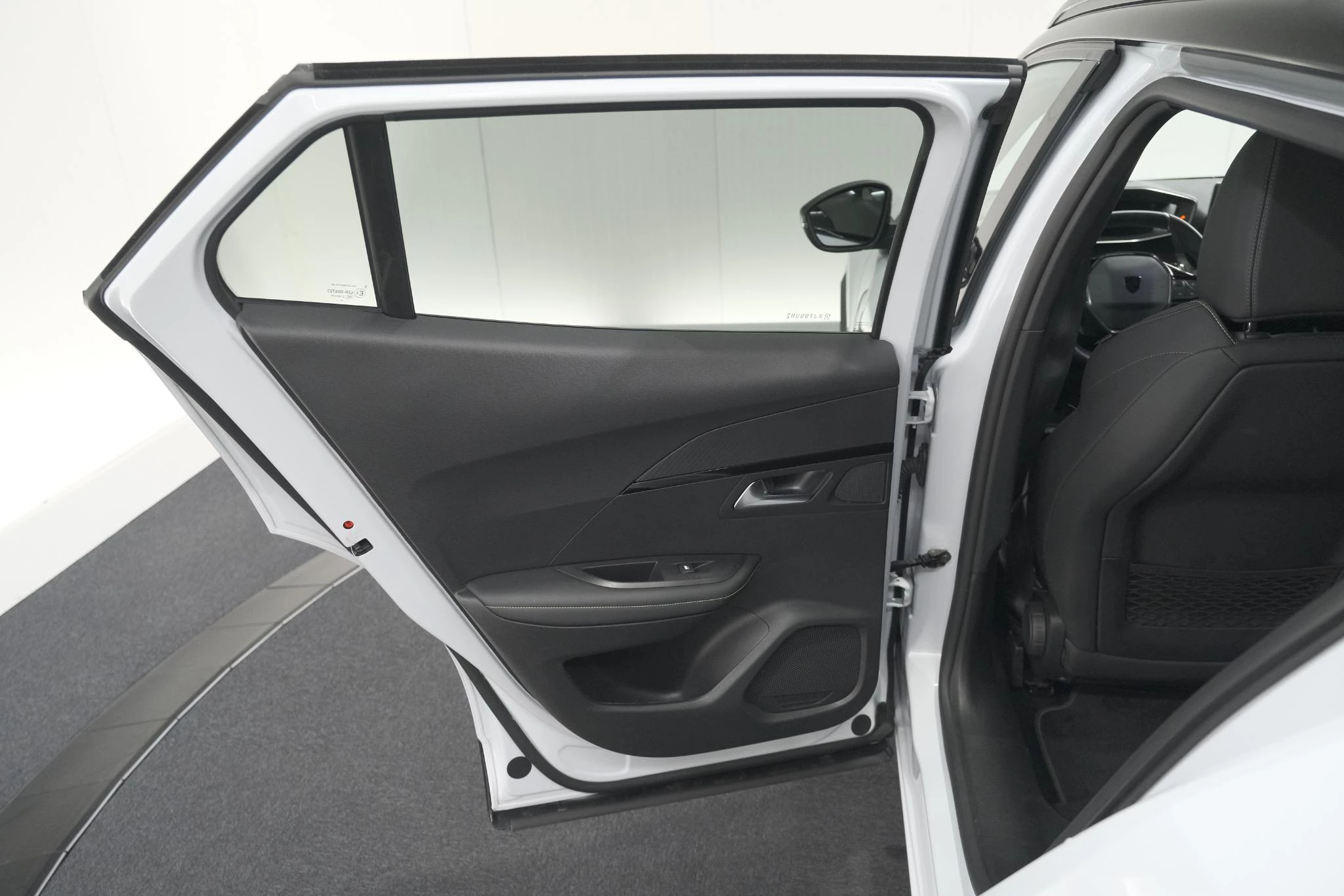 Hoofdafbeelding Peugeot e-2008