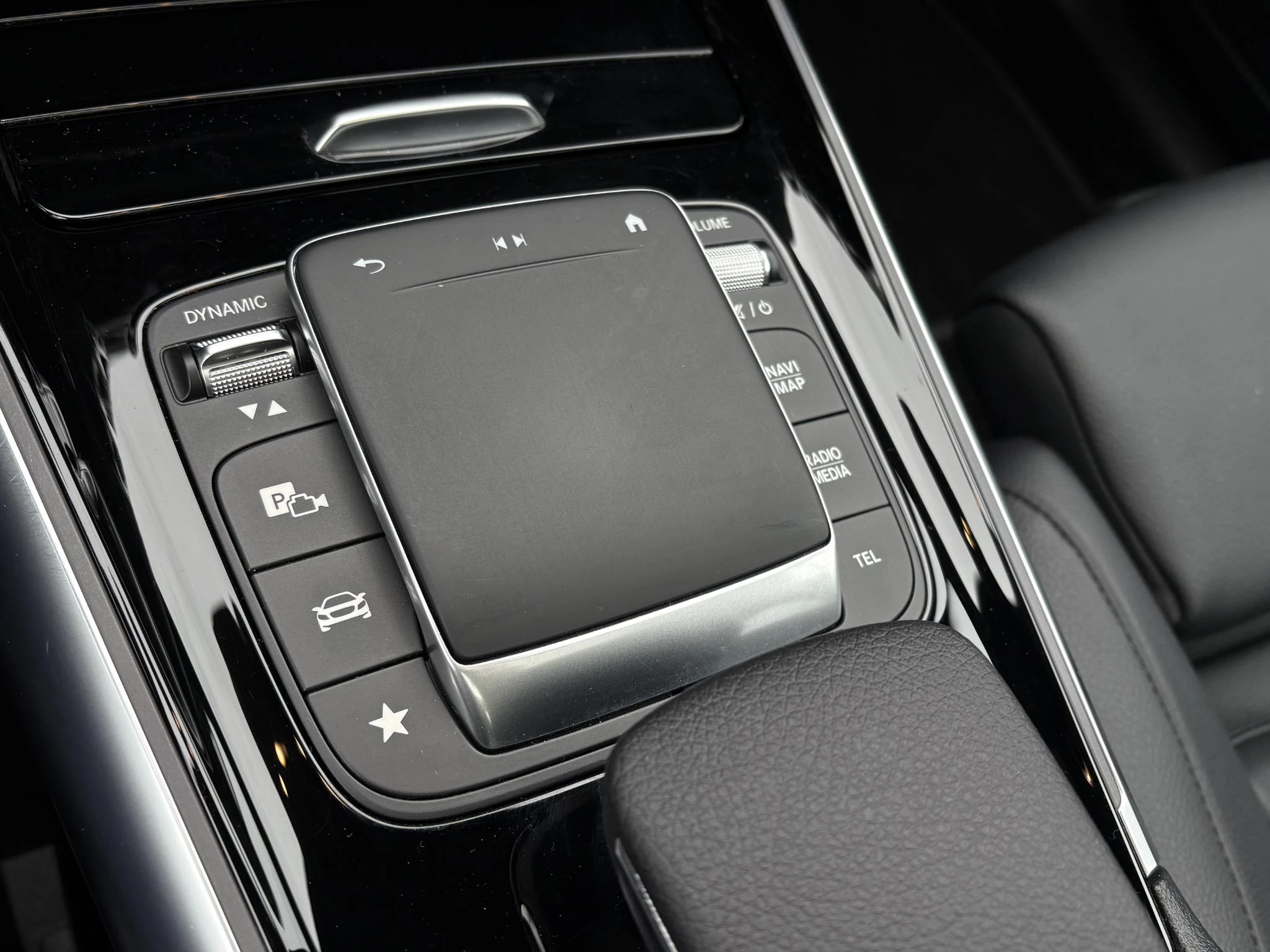 Hoofdafbeelding Mercedes-Benz EQA