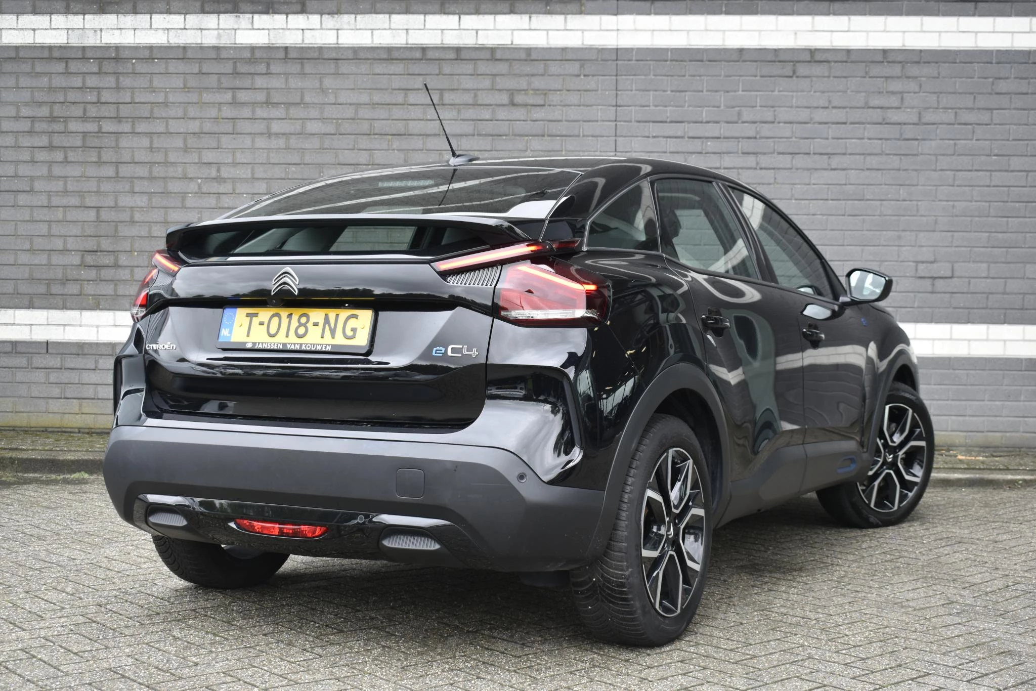 Hoofdafbeelding Citroën ë-C4