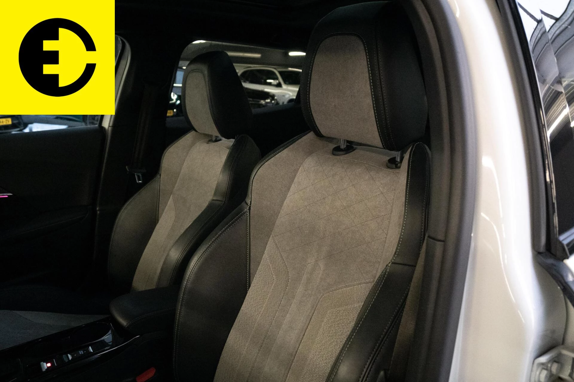 Hoofdafbeelding Peugeot e-2008