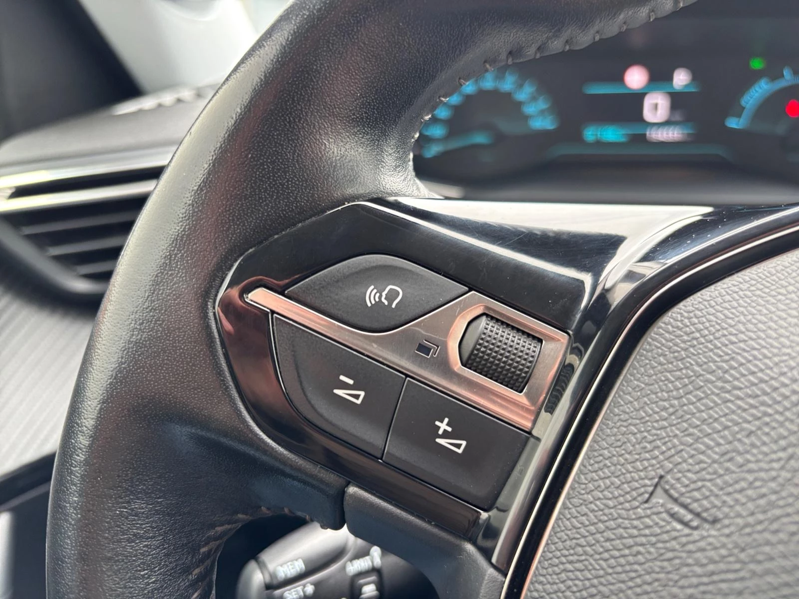 Hoofdafbeelding Peugeot e-2008