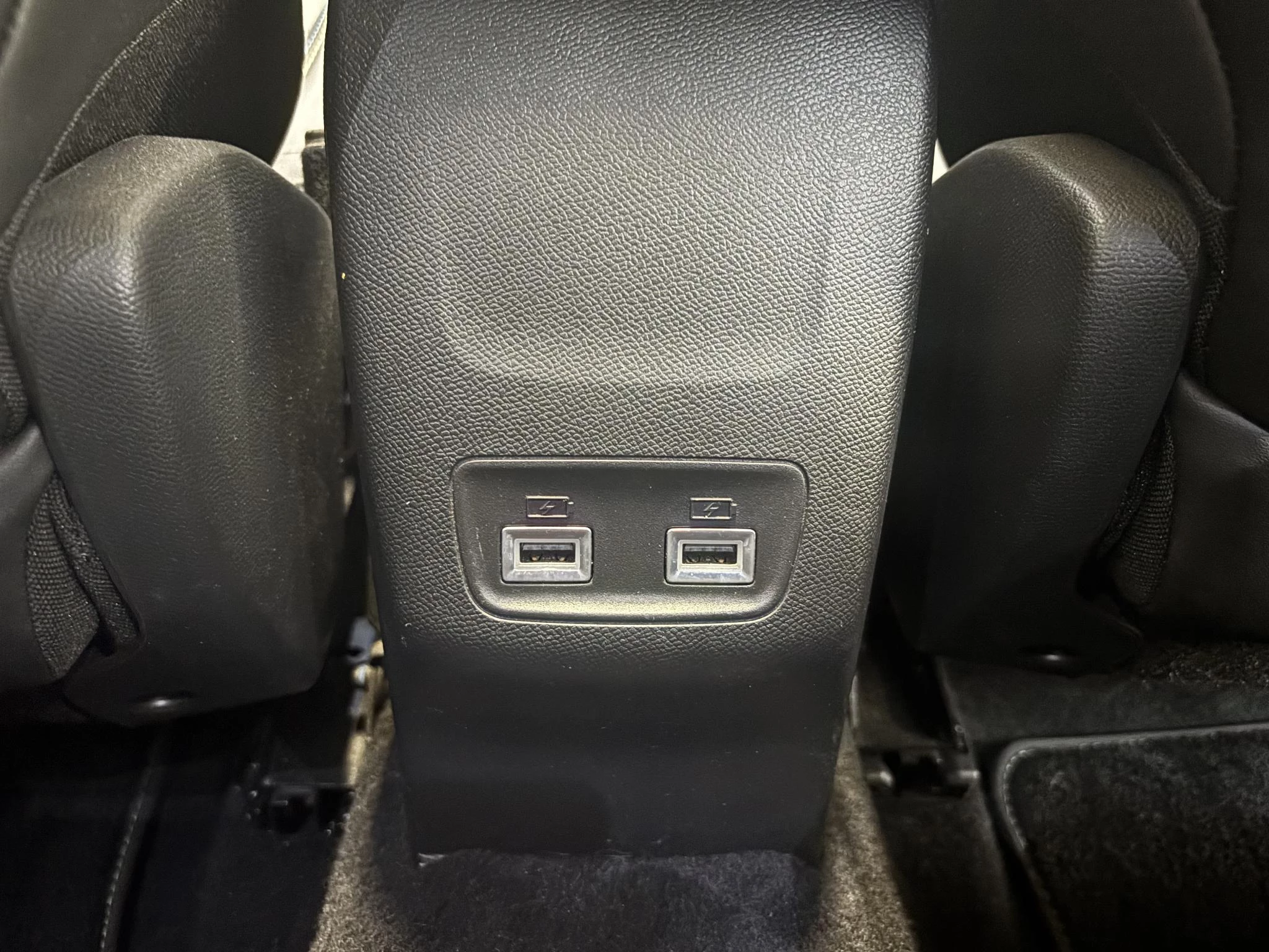 Hoofdafbeelding Peugeot e-2008