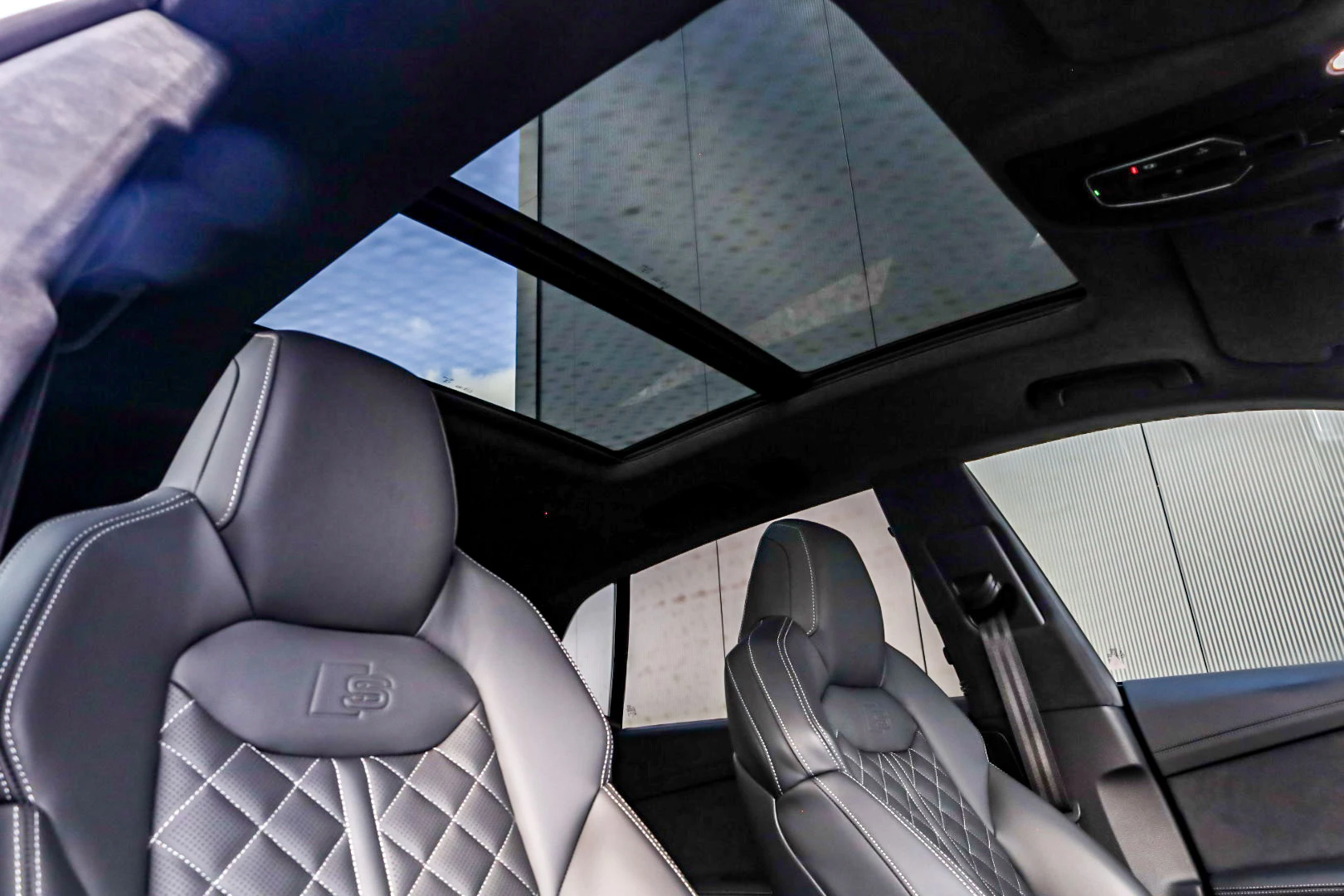 Hoofdafbeelding Audi Q8