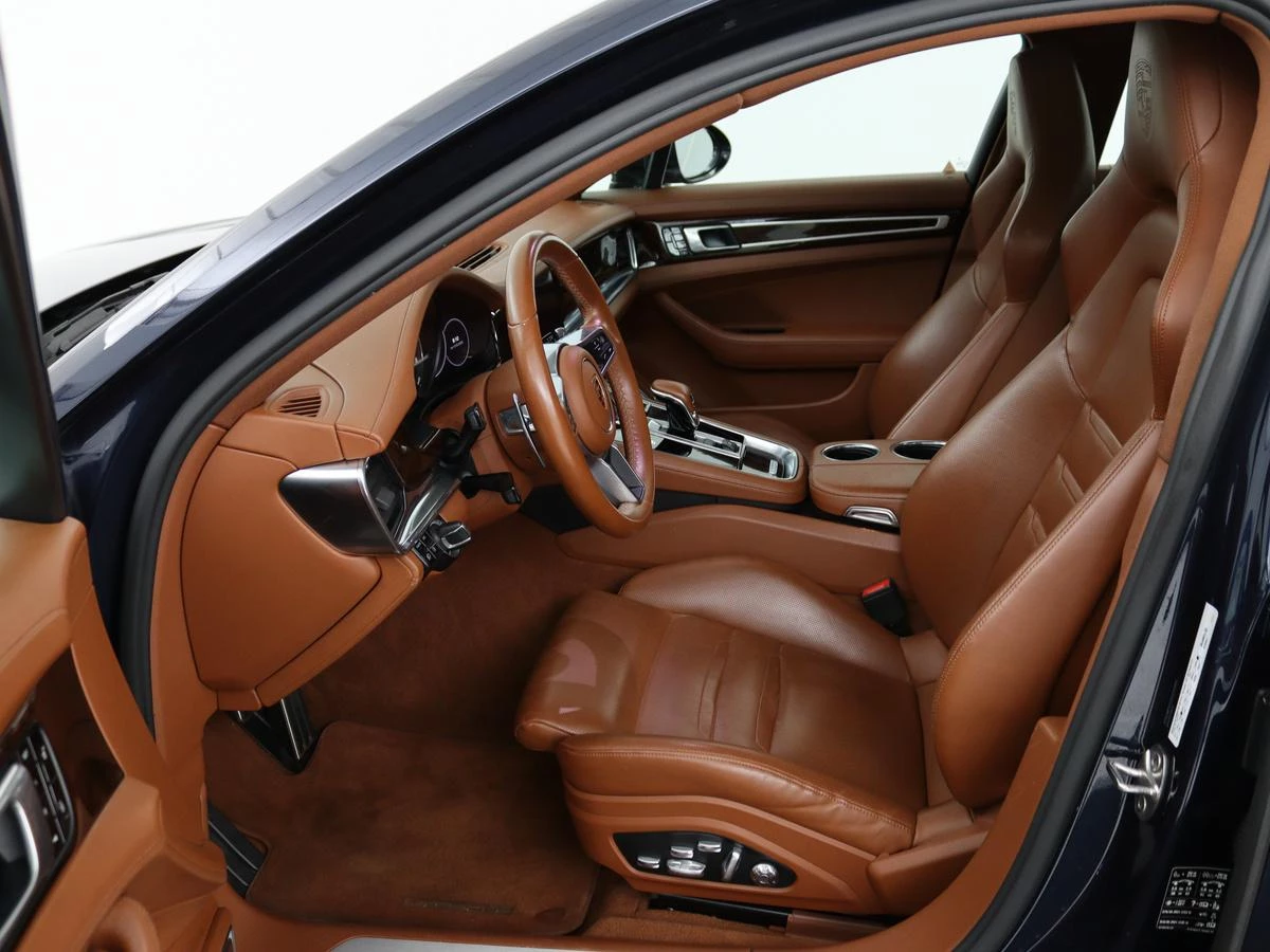 Hoofdafbeelding Porsche Panamera