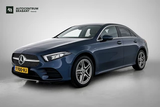 Hoofdafbeelding Mercedes-Benz A-Klasse Mercedes-Benz A-klasse 250 e AMG-Line Premium Plus AANBIEDING!(Dealer OnderH, Sfeer, Stoelv, Climate, Navi, Apple Carplay, Etc)