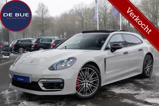 Hoofdafbeelding Porsche Panamera Porsche Panamera Sport Turismo 2.9 4S E-Hybrid 560PK|Org NL|1e Eig|Krijt|Sport Design|Panoramadak|Bose|Soft Close|Ambiente|Dealer Onderhouden
