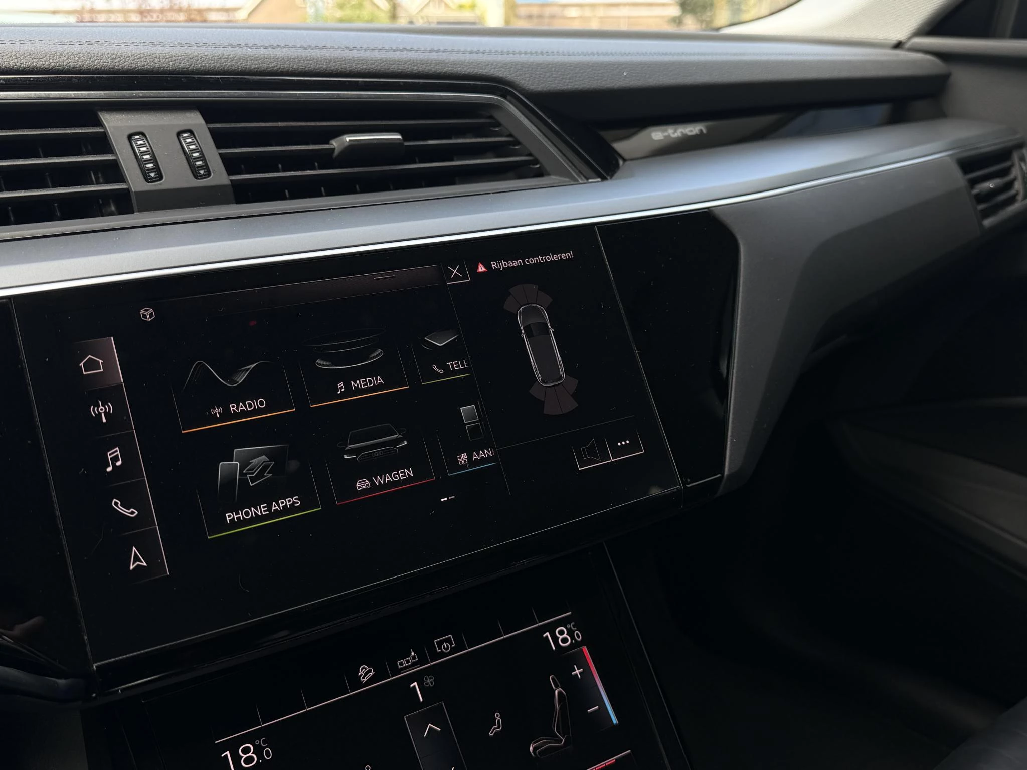 Hoofdafbeelding Audi e-tron