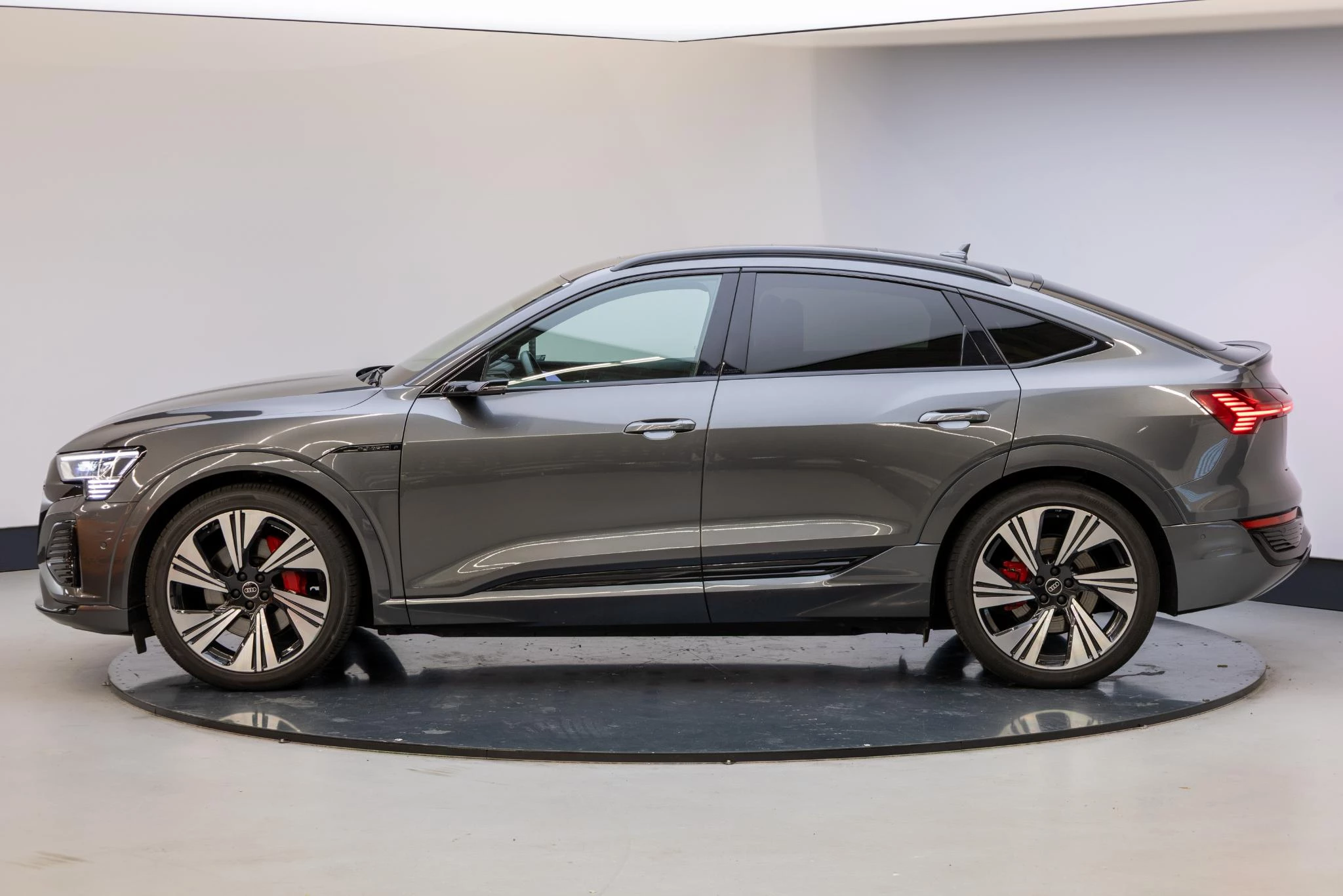 Hoofdafbeelding Audi Q8 Sportback e-tron