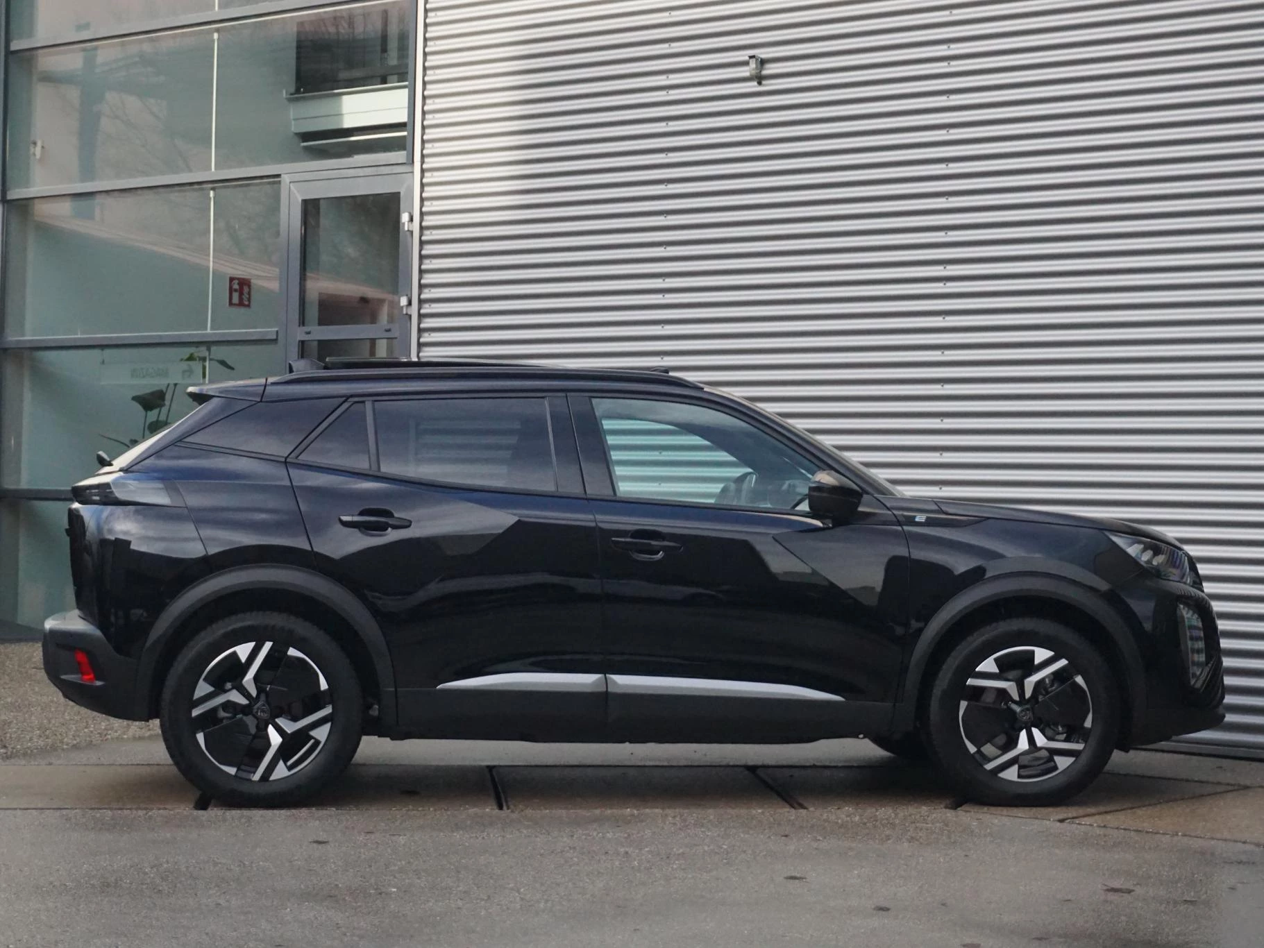 Hoofdafbeelding Peugeot e-2008