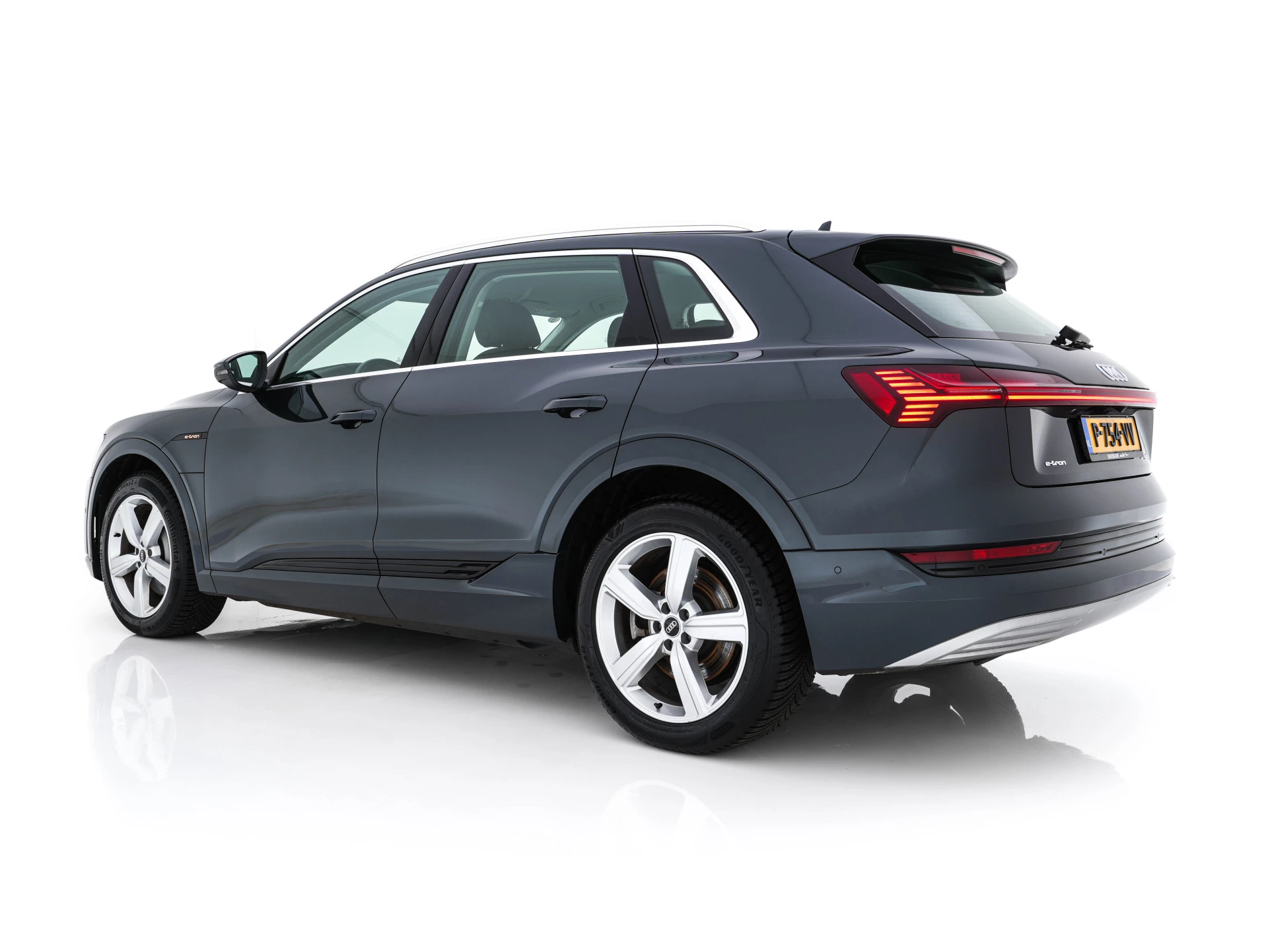 Hoofdafbeelding Audi e-tron