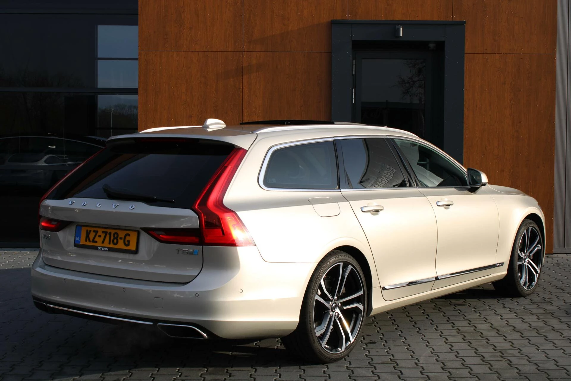 Hoofdafbeelding Volvo V90