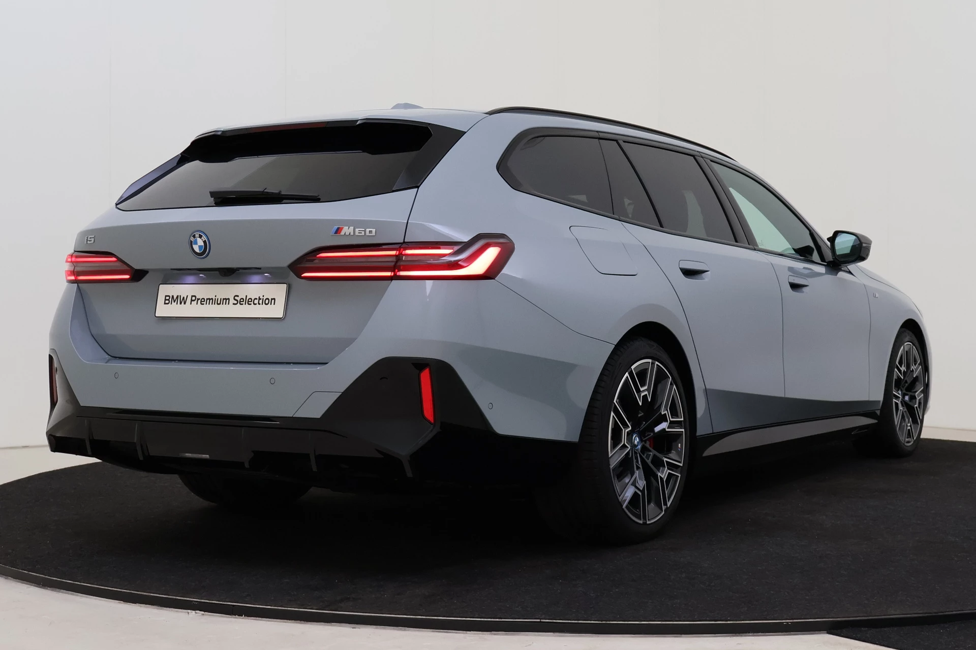 Hoofdafbeelding BMW i5