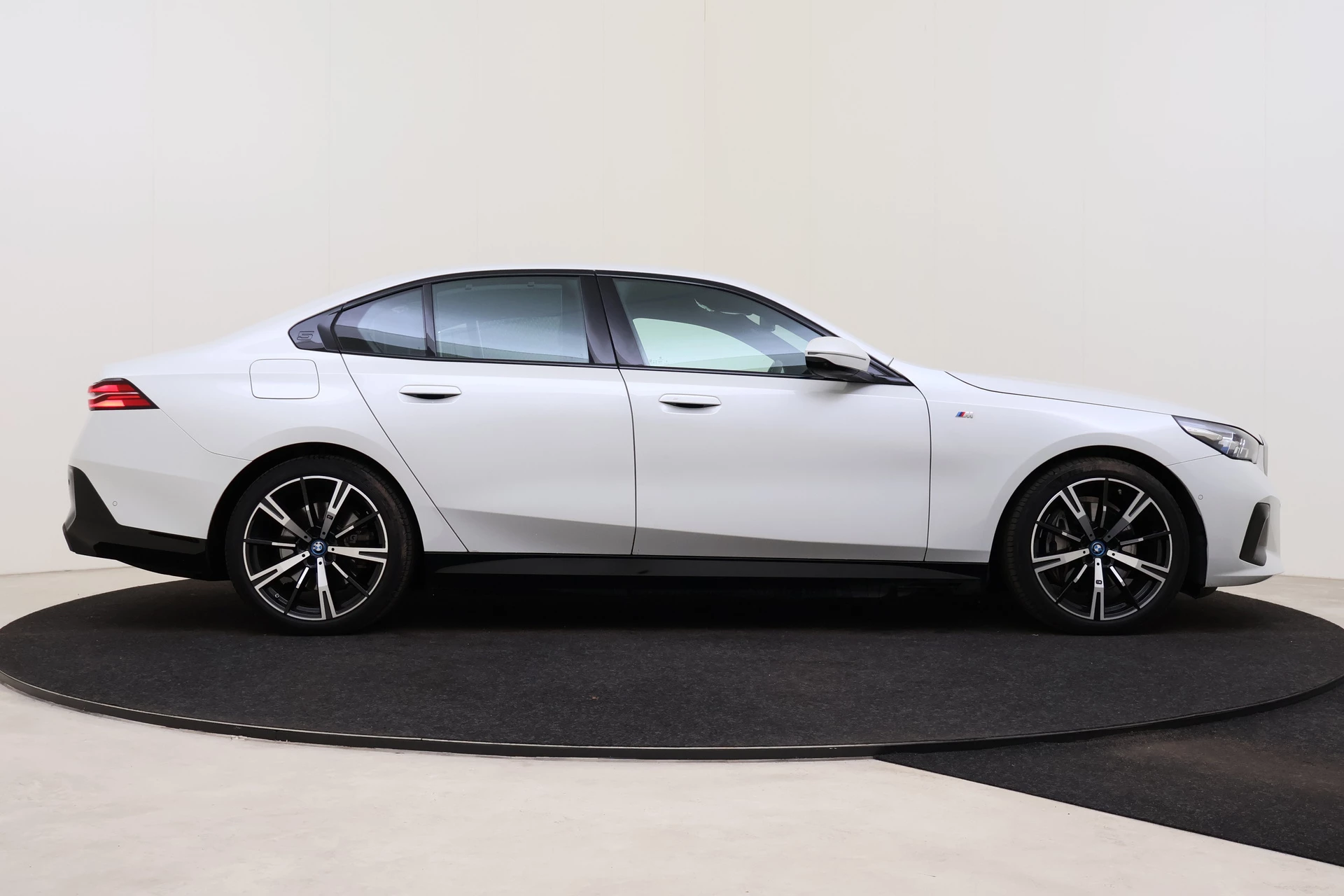 Hoofdafbeelding BMW i5