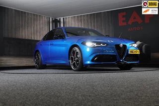 Hoofdafbeelding Alfa Romeo Giulia Alfa Romeo GIULIA 2.0 T GME AWD Tributo Italiano / FACELIFT / Digital Cockpit / Acc / HK / Leder / Elek Stoelen / Camera / 19 Inch