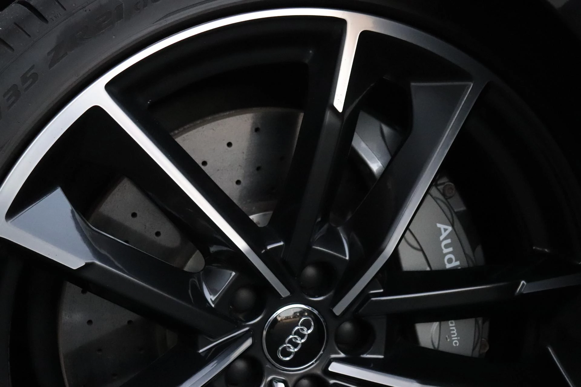 Hoofdafbeelding Audi A8