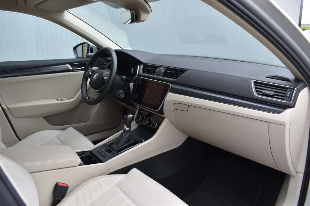 Hoofdafbeelding Škoda Superb