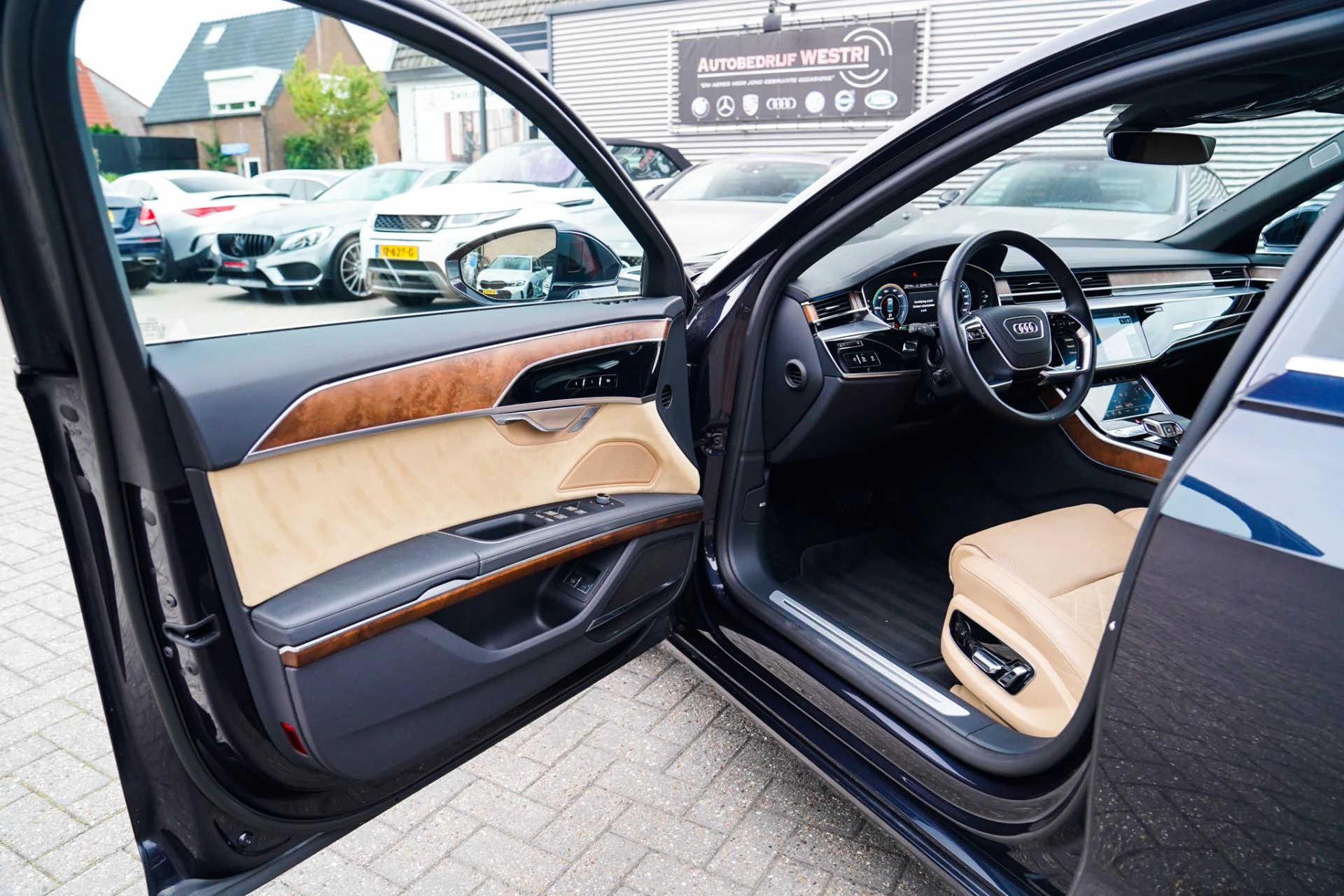 Hoofdafbeelding Audi A8