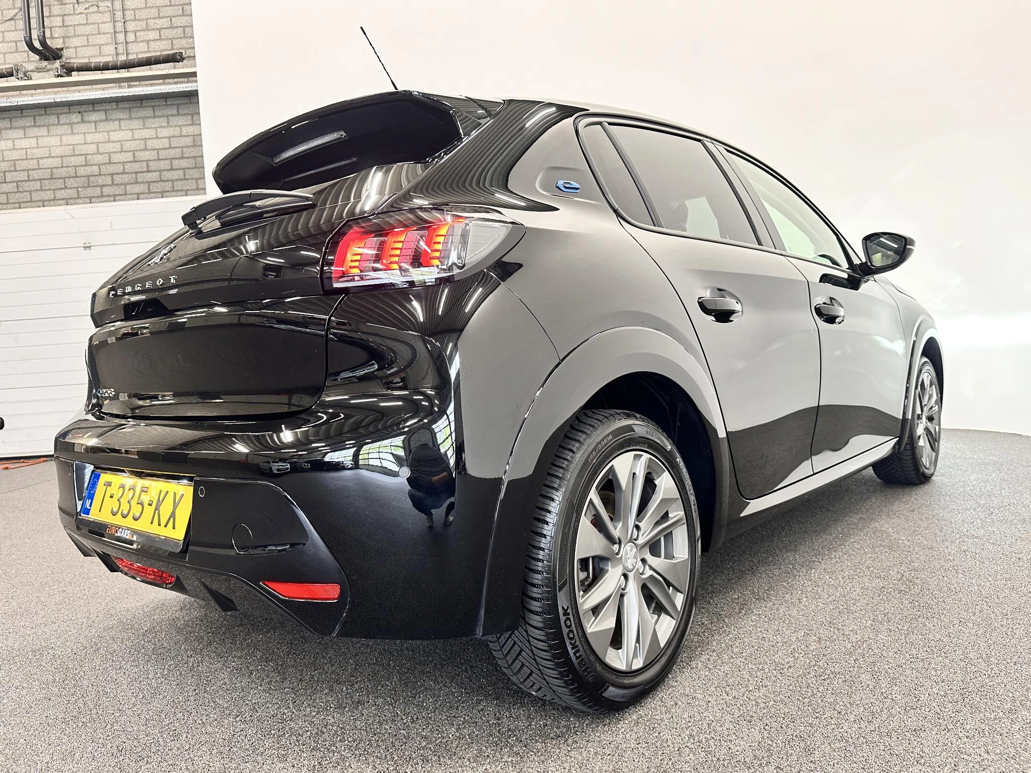 Hoofdafbeelding Peugeot e-208