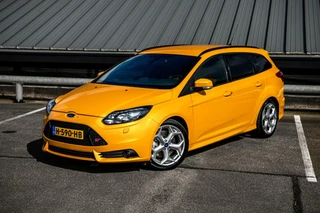 Ford Focus Wagon 2.0 250PK ST ST-3 Recaro Sony Audio Tangerine Scream