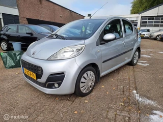 Peugeot 107 1.0 Access Accent. 5 Deurs.