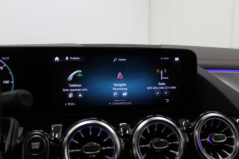 Hoofdafbeelding Mercedes-Benz EQA