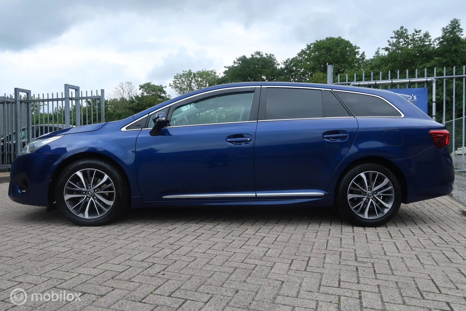 Hoofdafbeelding Toyota Avensis