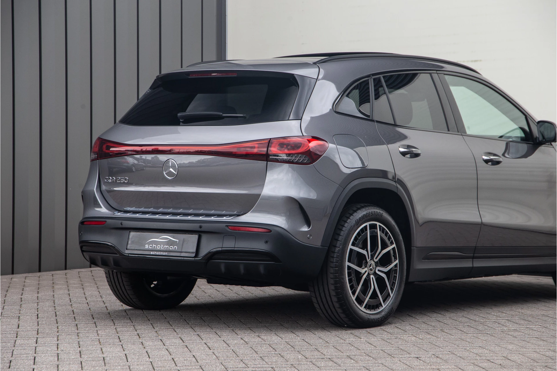 Hoofdafbeelding Mercedes-Benz EQA
