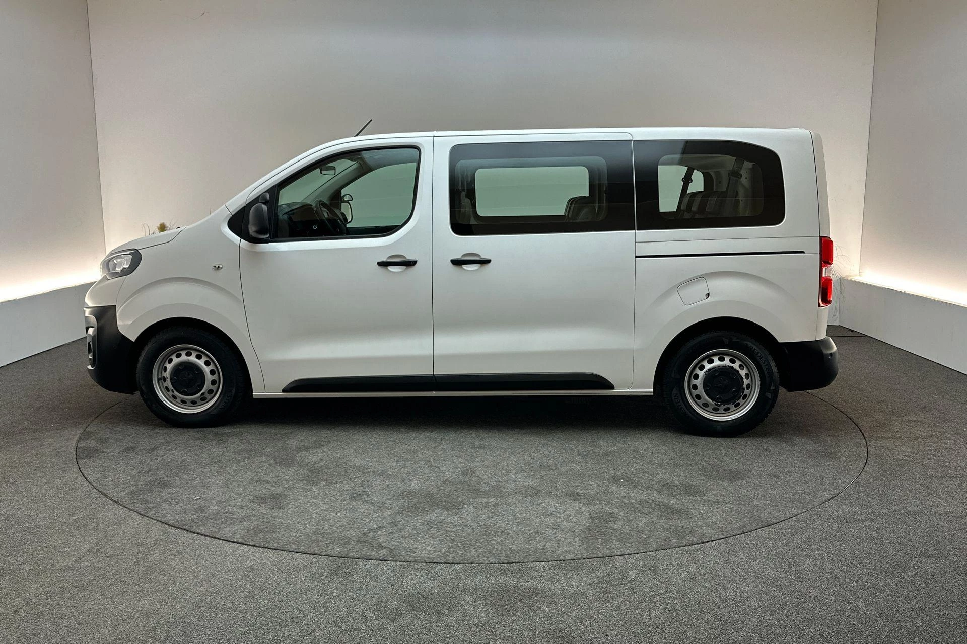 Hoofdafbeelding Peugeot Traveller