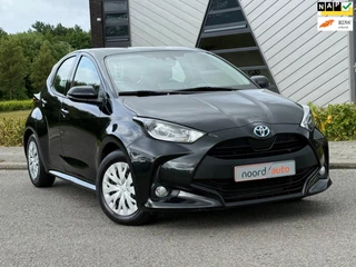Hoofdafbeelding Toyota Yaris Toyota Yaris 1.5 Hybrid Executive Automaat | Navi | Cruise | Clima |