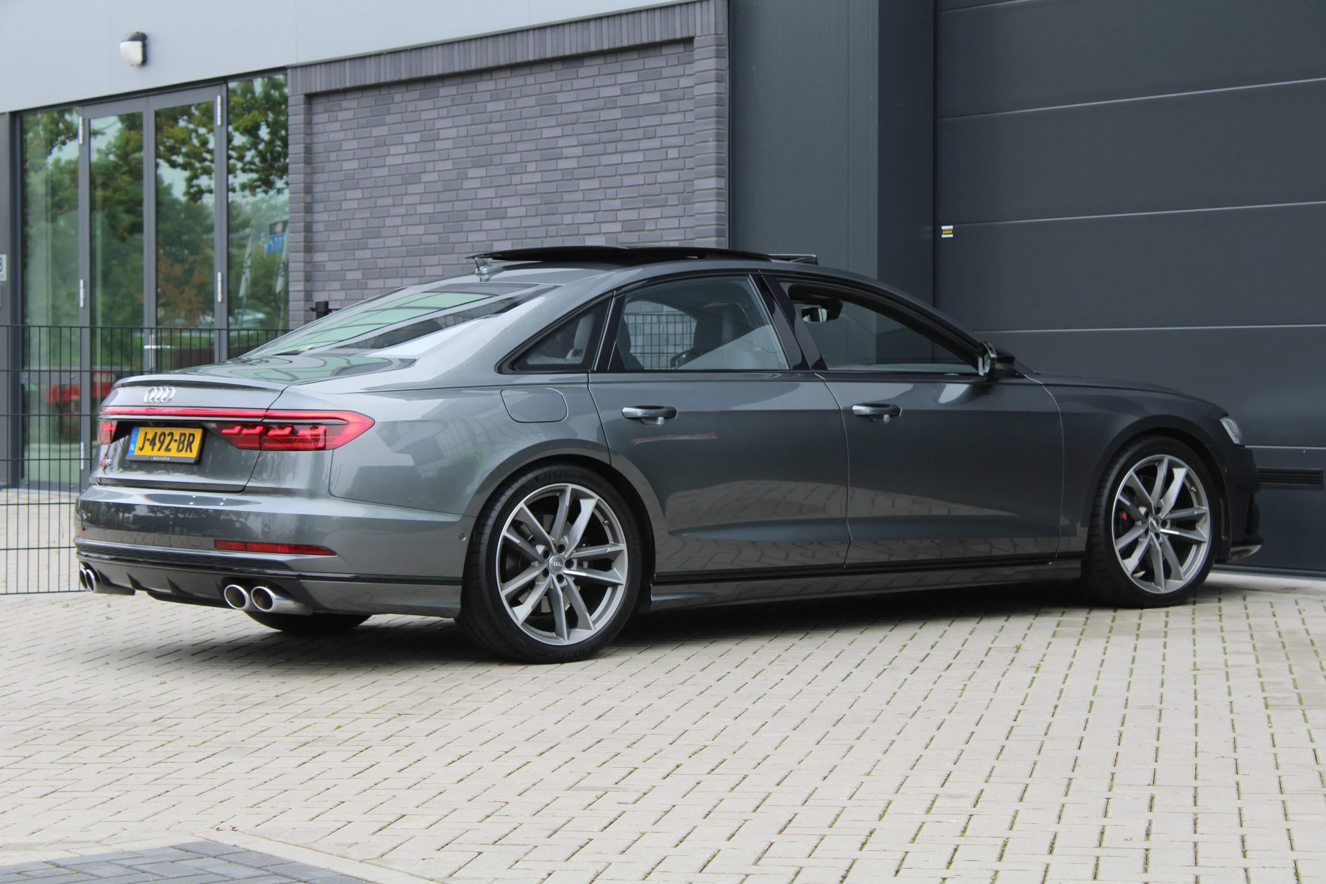 Hoofdafbeelding Audi S8