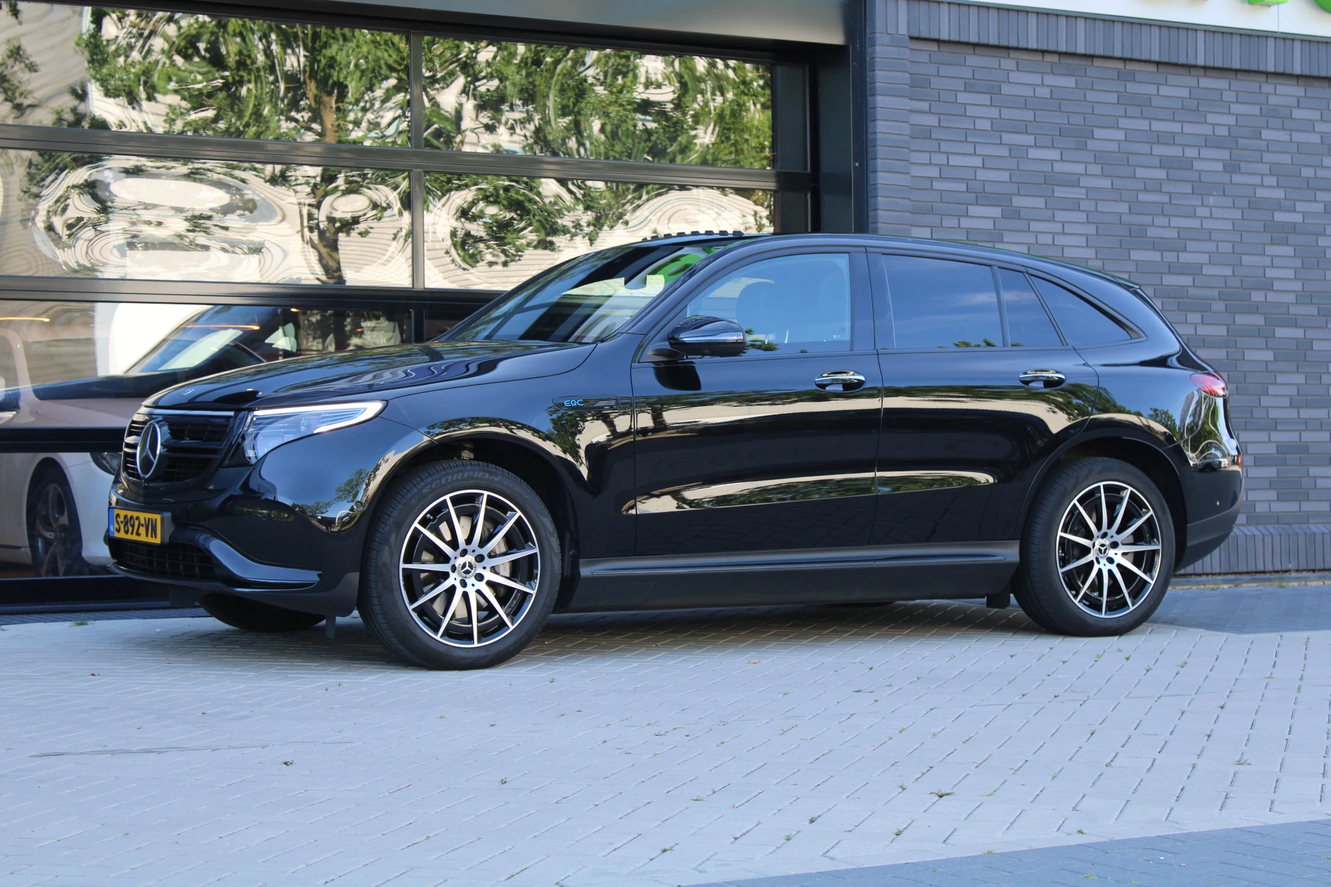 Hoofdafbeelding Mercedes-Benz EQC