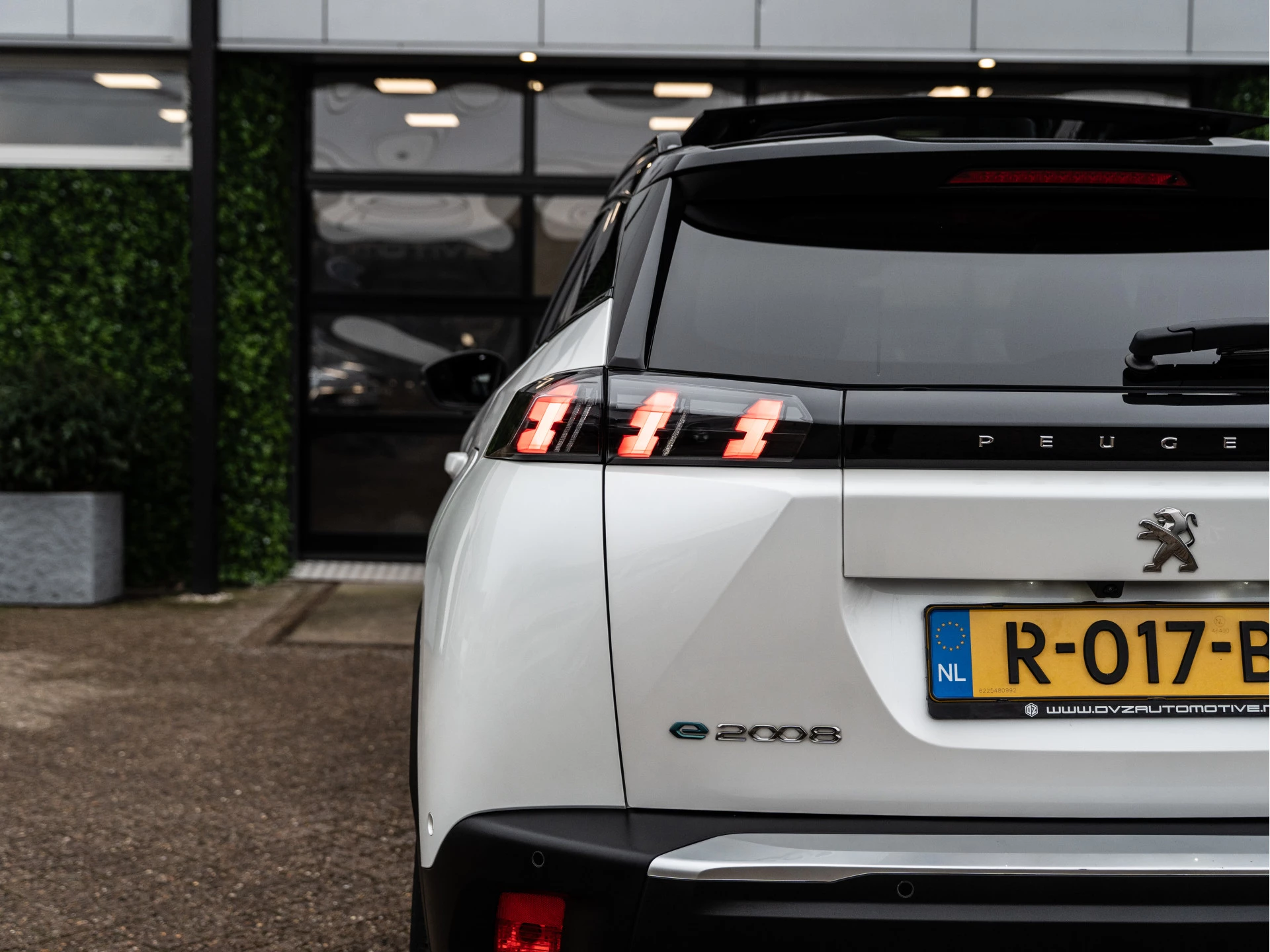 Hoofdafbeelding Peugeot e-2008