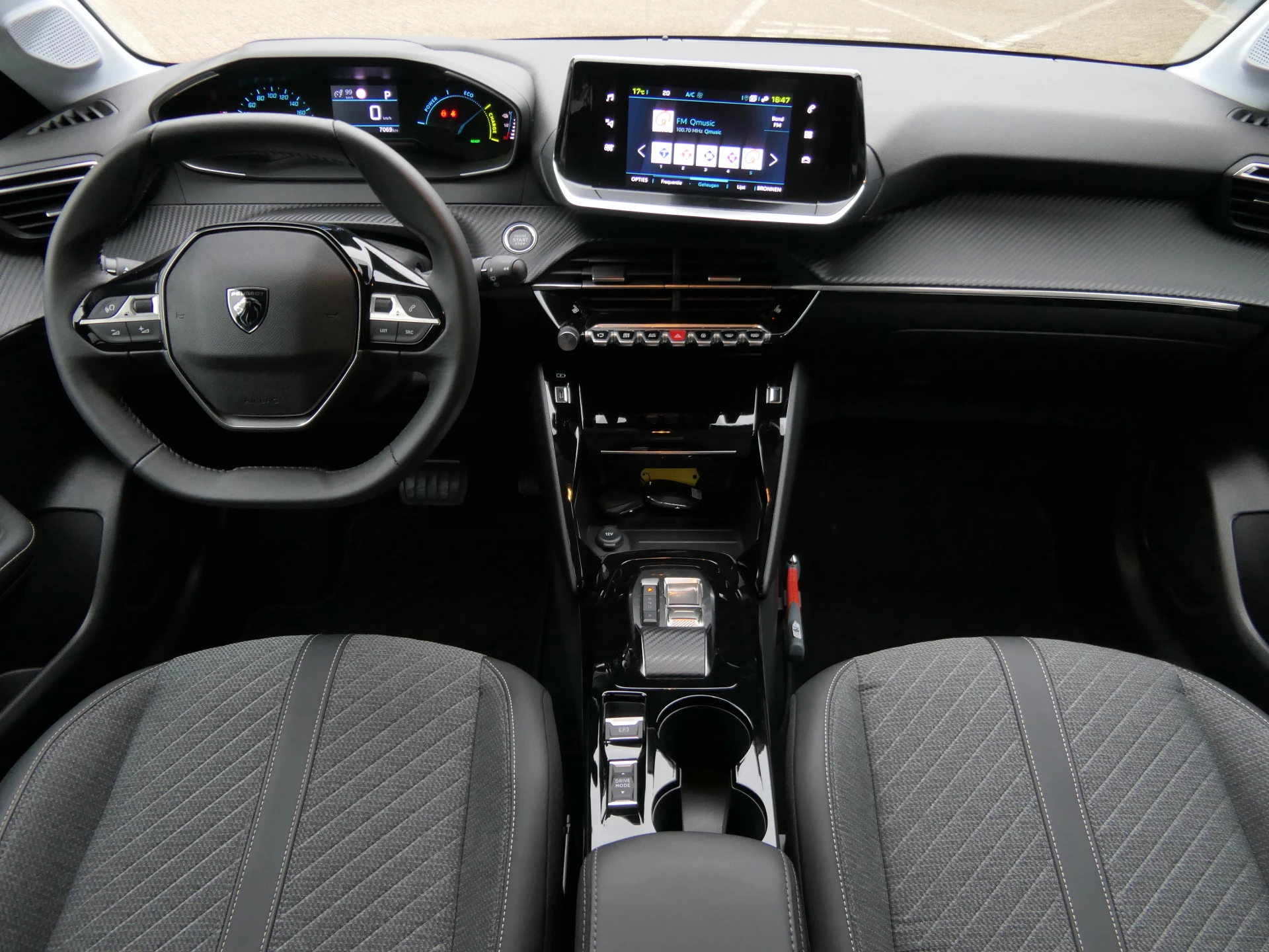 Hoofdafbeelding Peugeot e-208