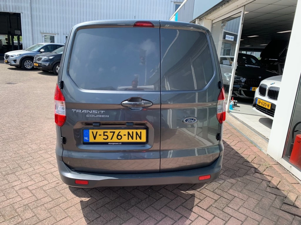 Hoofdafbeelding Ford Transit Courier