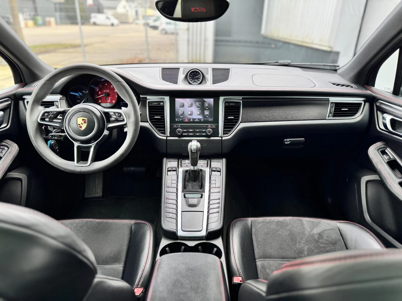 Hoofdafbeelding Porsche Macan