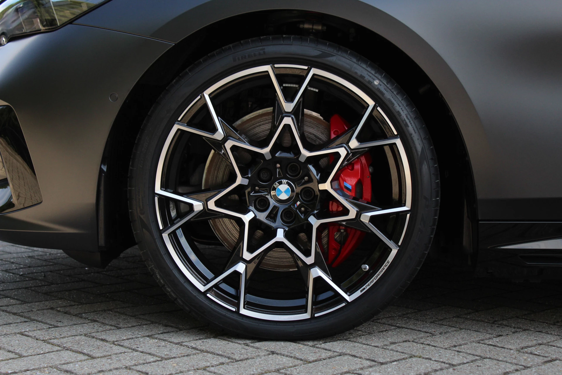 Hoofdafbeelding BMW i5