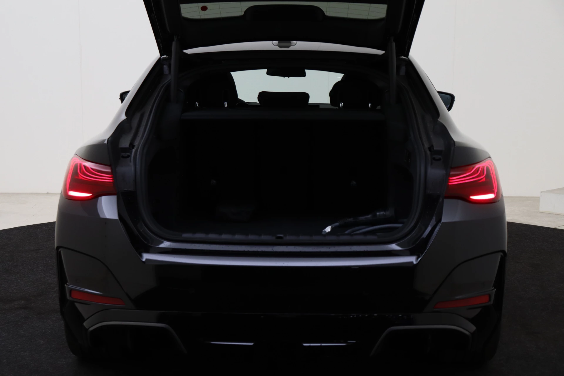 Hoofdafbeelding BMW i4