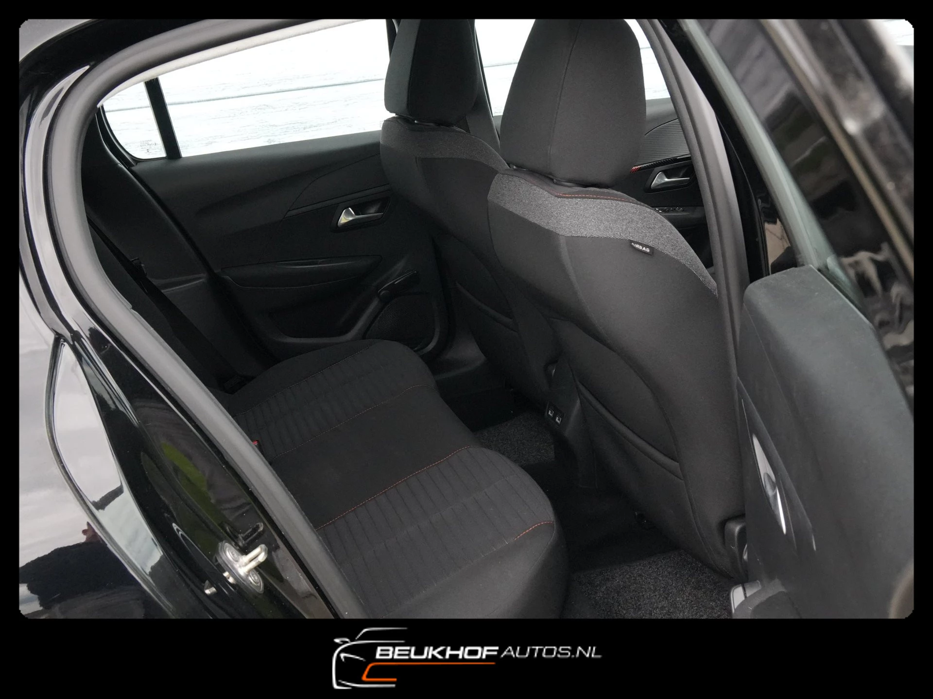Hoofdafbeelding Peugeot e-208