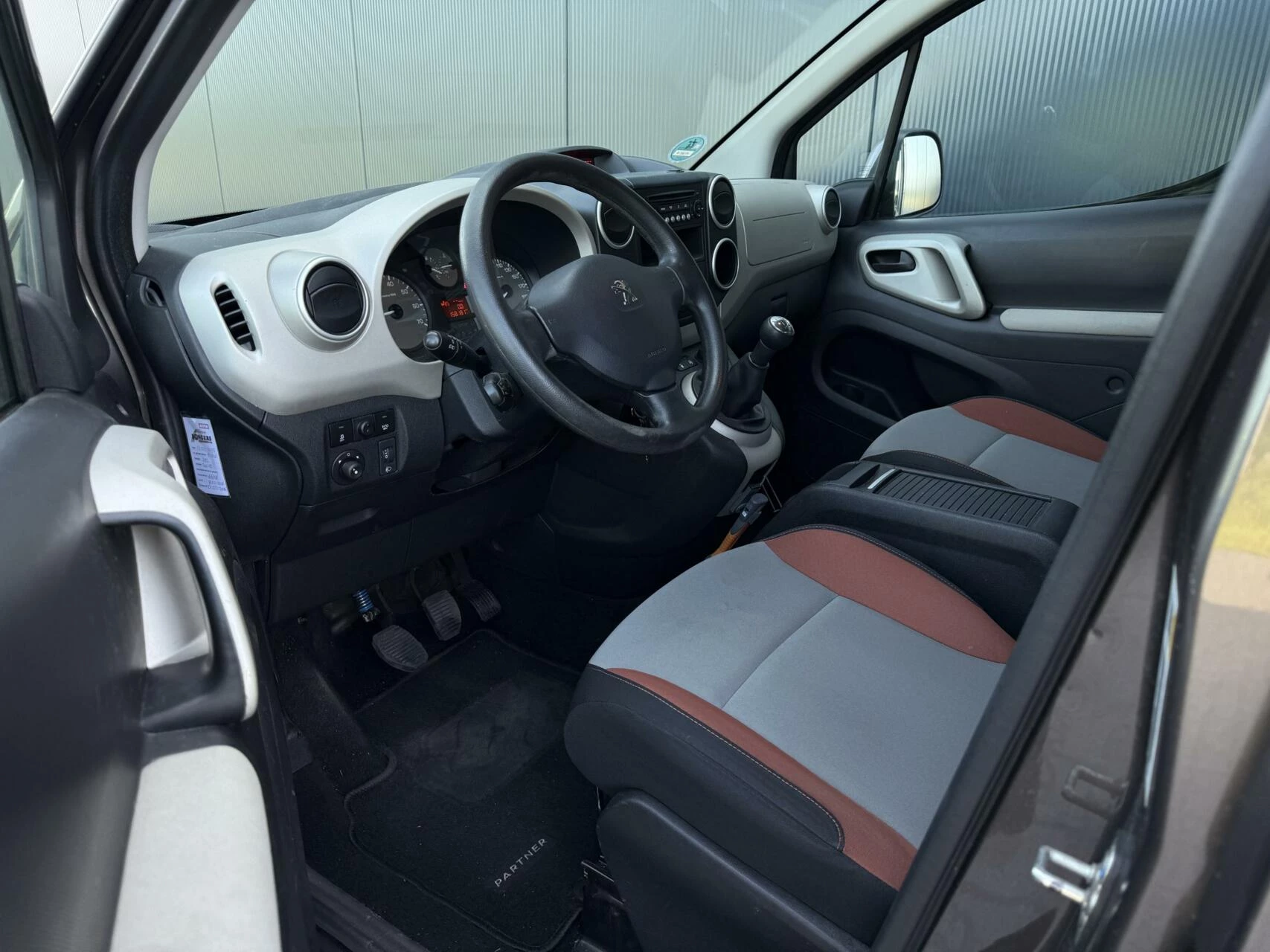 Hoofdafbeelding Peugeot Partner