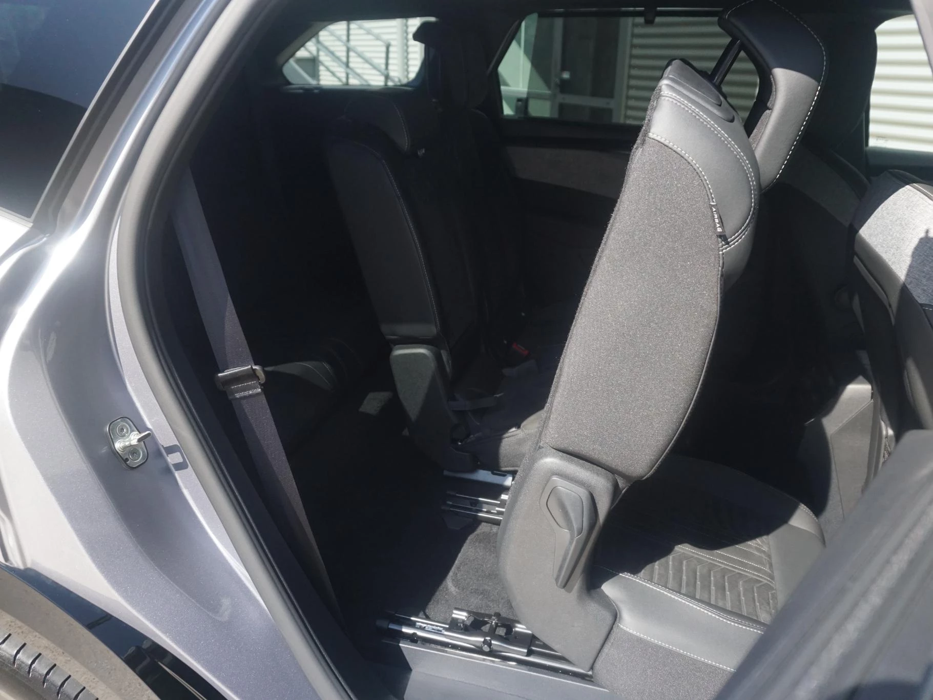 Hoofdafbeelding Peugeot e-5008