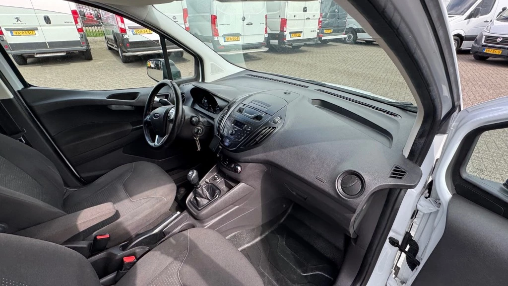 Hoofdafbeelding Ford Transit Courier