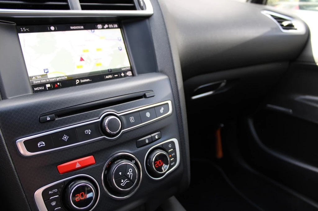 Hoofdafbeelding DS DS 4