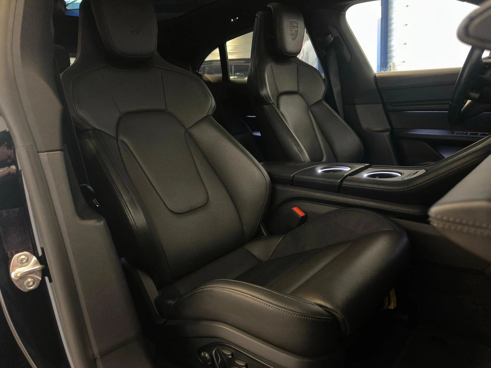 Hoofdafbeelding Porsche Taycan