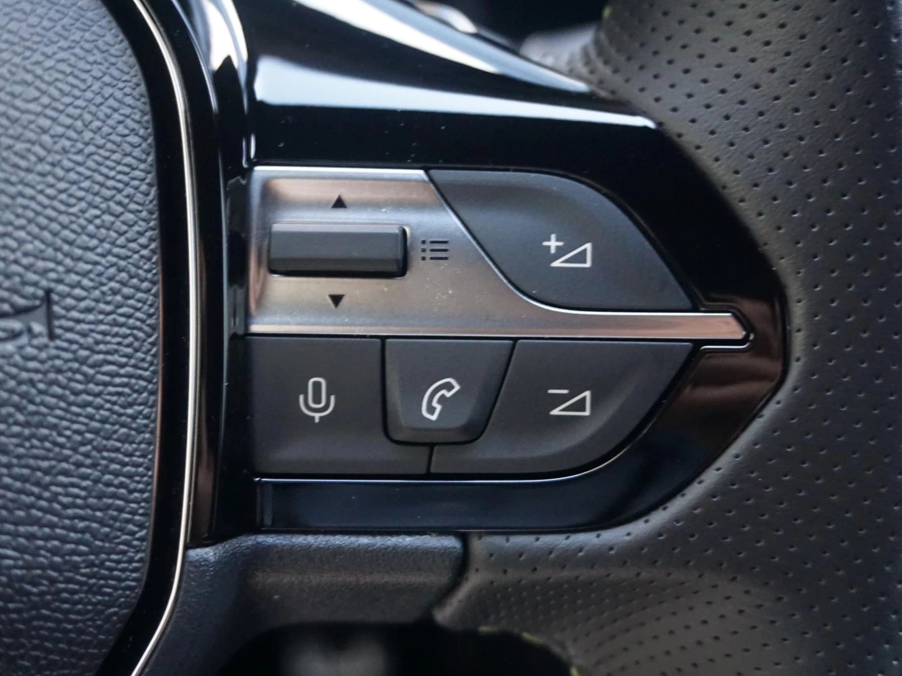 Hoofdafbeelding Peugeot 408