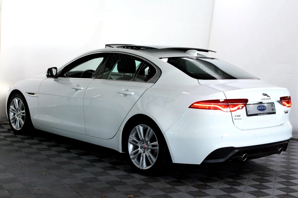 Hoofdafbeelding Jaguar XE