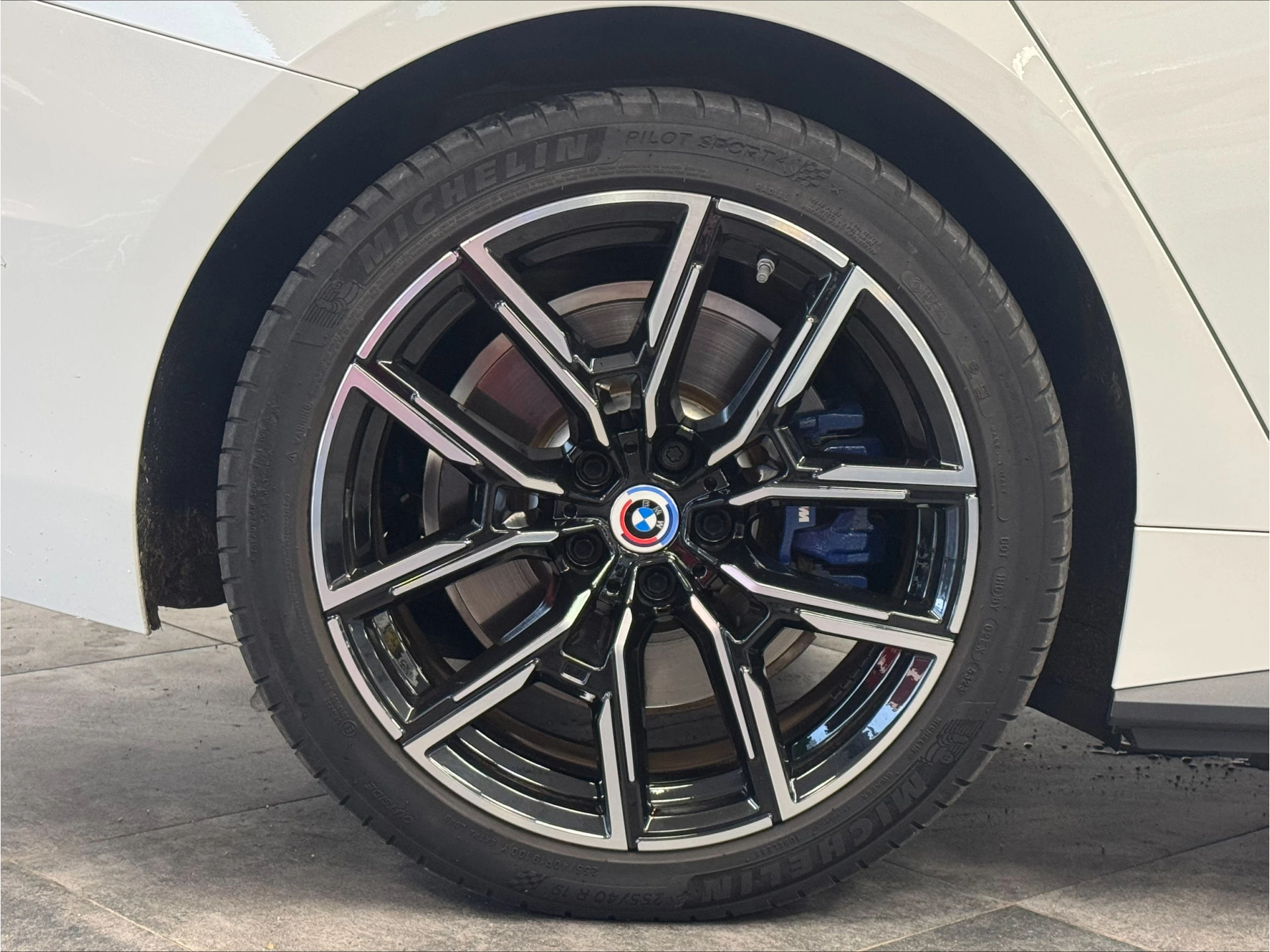 Hoofdafbeelding BMW i4