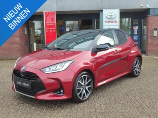 Toyota Yaris 1.5 HYBRID EXECUTIVE BI-TONE 17'' LM-VELGEN BLIND SPOT NAVI PARK-SENSOREN CAMERA APPLE/ANDROID KEYLESS LEER CAMERA AD-CRUISE LED