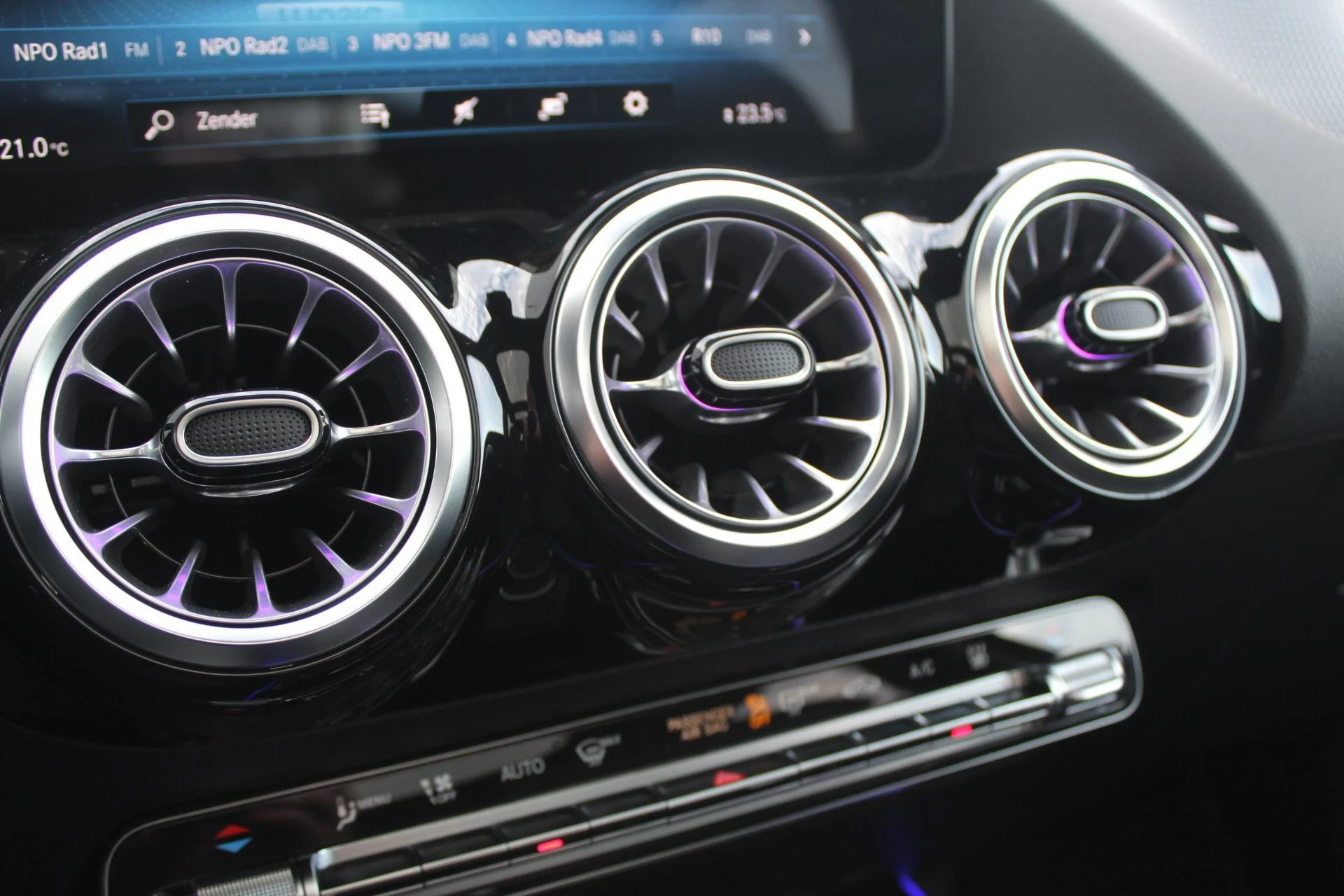 Hoofdafbeelding Mercedes-Benz EQA