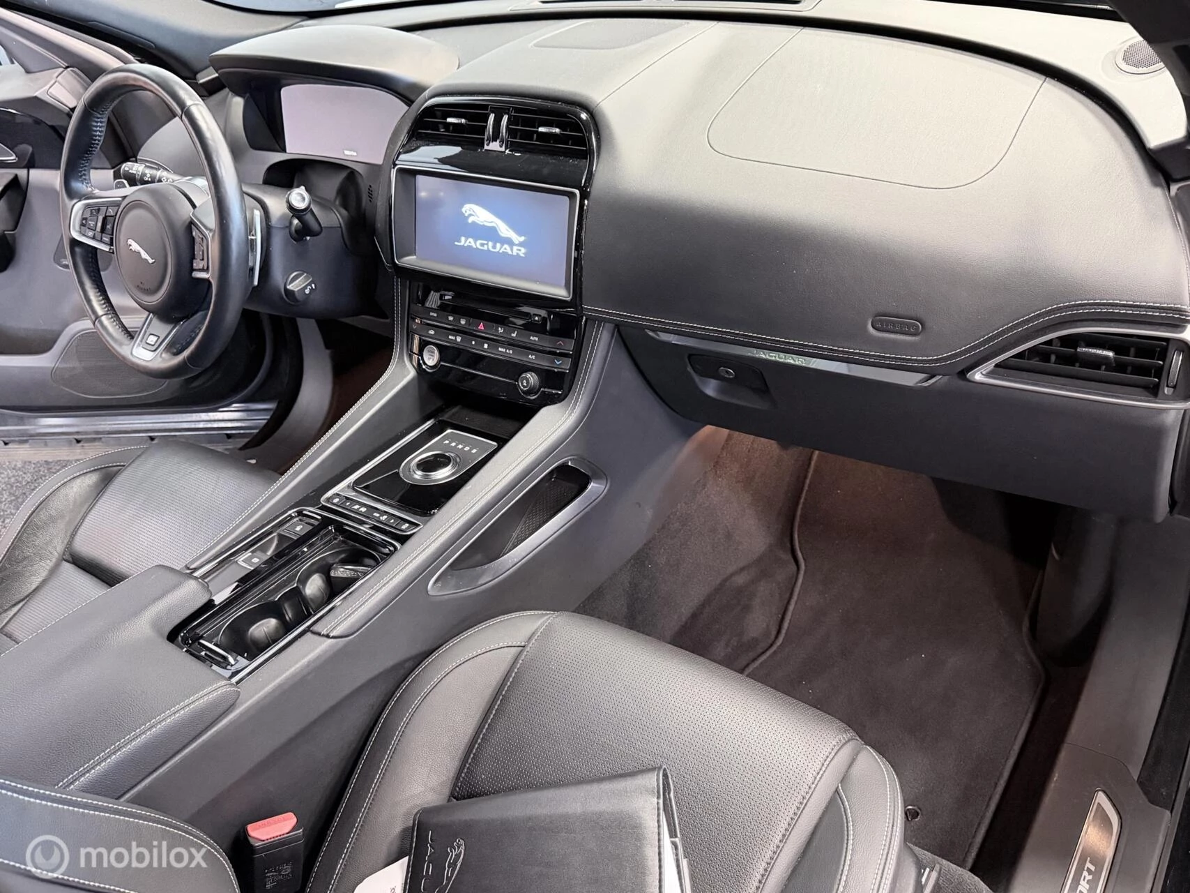 Hoofdafbeelding Jaguar F-PACE