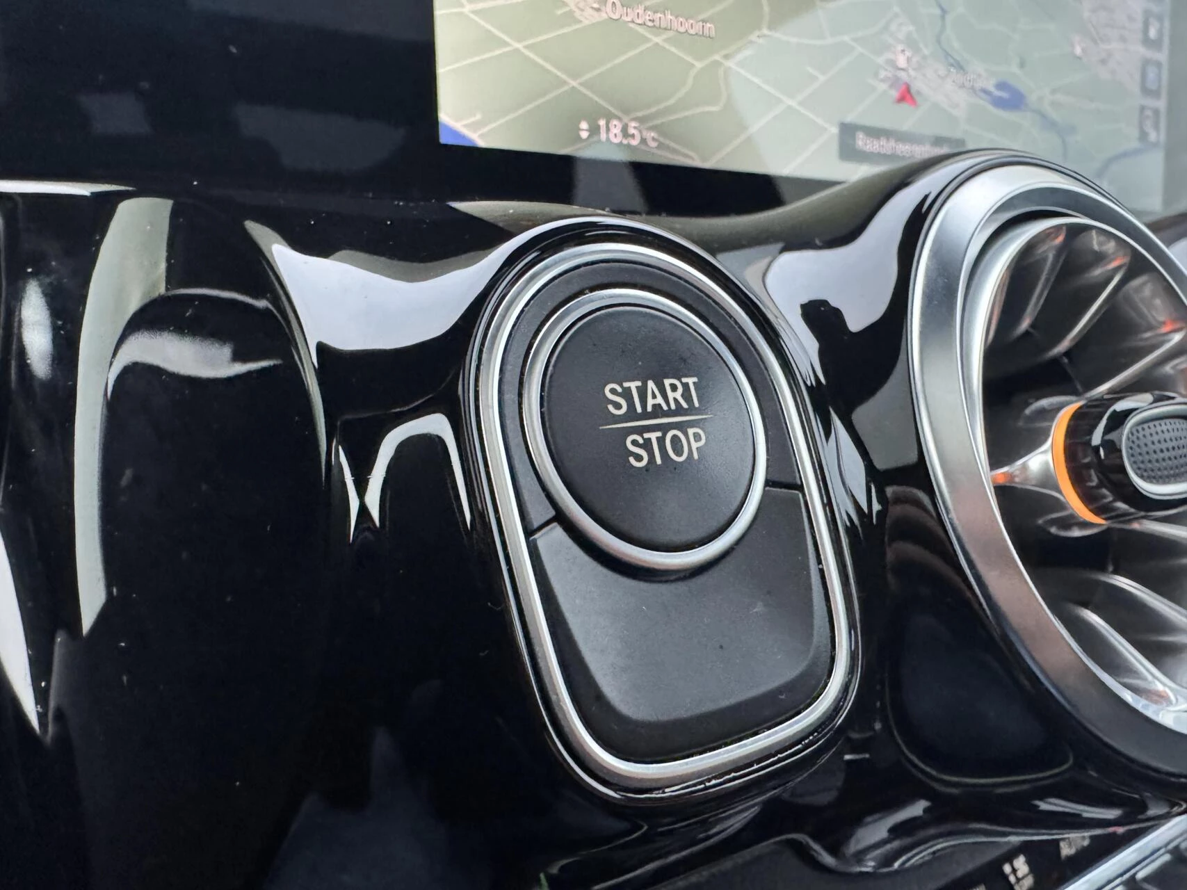 Hoofdafbeelding Mercedes-Benz EQA